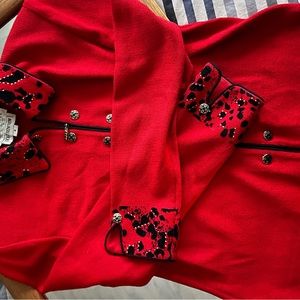 Holt Renfrew Vintage St. John zip up . Lovely details . Great condition